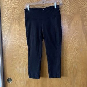 Athleta Women's Size Small Leggings Black Capri Athleisure Yoga Gym
